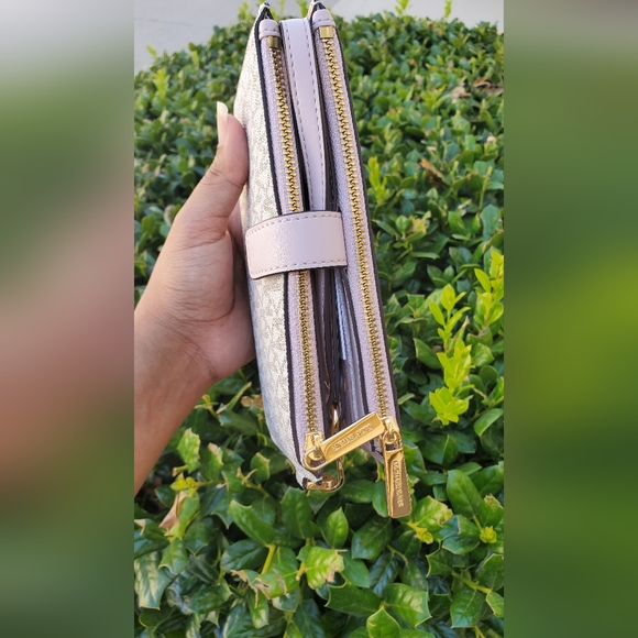 Michael Kors Wallet Vanilla Pink - Picture 2 of 9